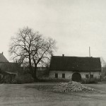 1938?: Odstranění pomníku TGM