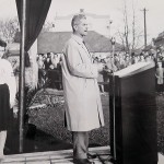 1960: Stavba památníku